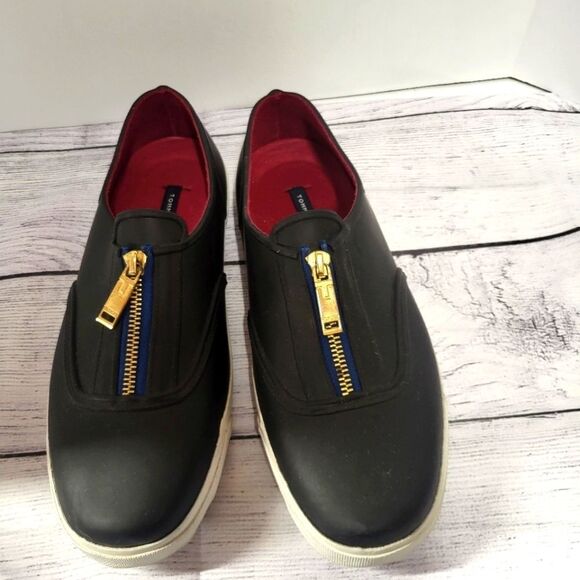 Tommy Hilfiger Women's Typhoon Black Rubber Zip Up Rain Sneakers Size 10‎ - Picture 1 of 10